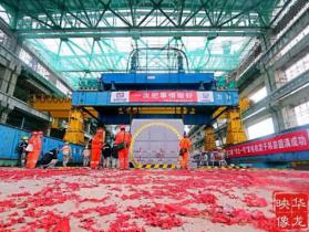 剛剛，華龍首堆常規(guī)島最重設(shè)備發(fā)電機定子吊裝就位