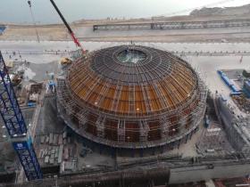 防城港核電3號機組第一個環吊牛腿安裝就位