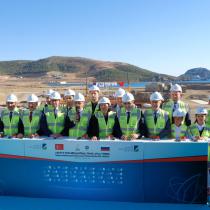 俄羅斯和土耳其總統弗拉基米爾普京和雷杰普塔伊普埃爾多安開始大規模建設Akkuyu核電站