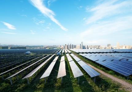 Michael R. Bloomberg與專員AriasCa?ete合作，支持歐洲煤電轉型