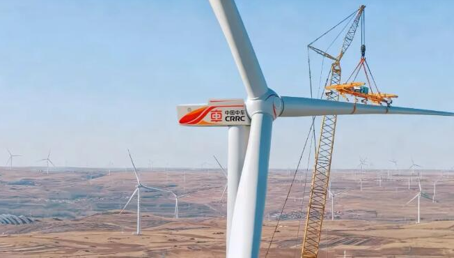 中國中車超大功率沙戈荒風電機組完成吊裝