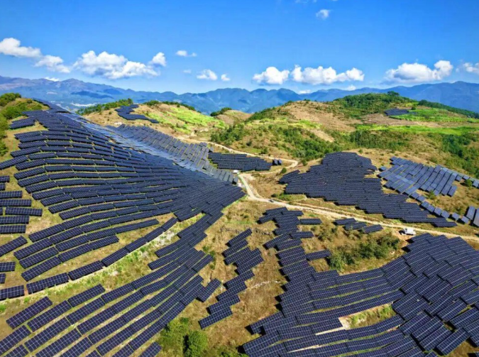 中國云南白云198兆瓦光伏項目全容量并網發電