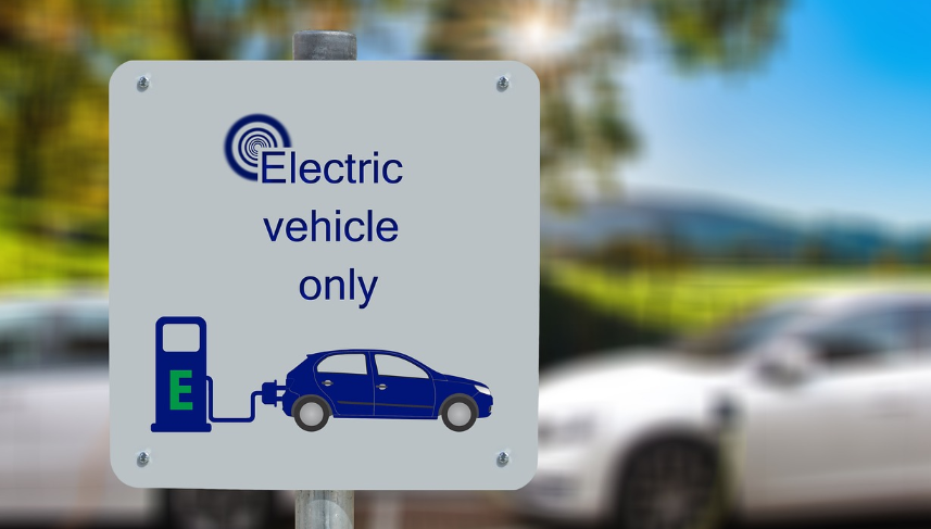 中國(guó)商務(wù)部：加方將給予中國(guó)電動(dòng)汽車(chē)每年4.9萬(wàn)輛的配額，配額內(nèi)享受6.1%最惠國(guó)關(guān)稅待遇