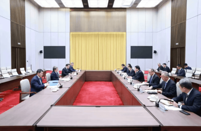 中國(guó)國(guó)家電網(wǎng)公司董事長(zhǎng)張智剛會(huì)見哈薩克斯坦電網(wǎng)公司董事會(huì)主席納比·艾特扎諾夫